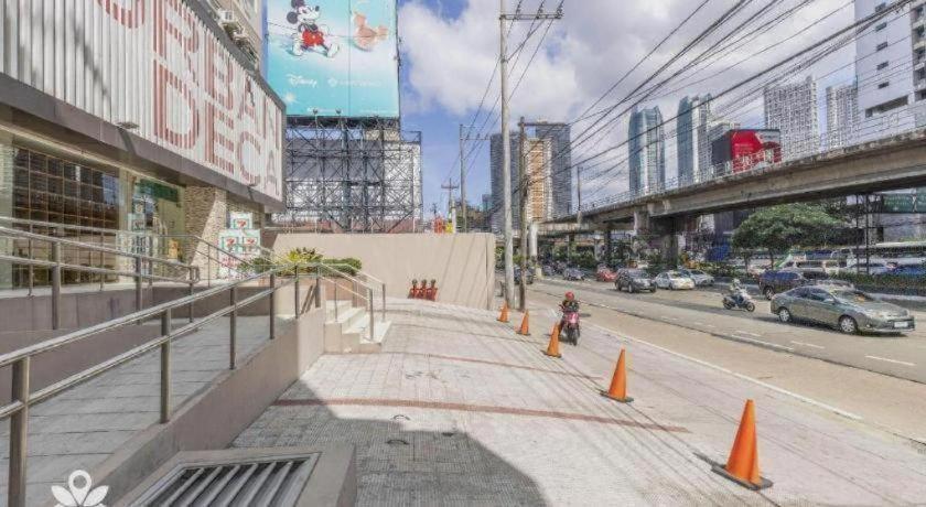 Oyo 474 Urbandeca Tower 316 - Nizami Condotel Mandaluyong Exterior foto